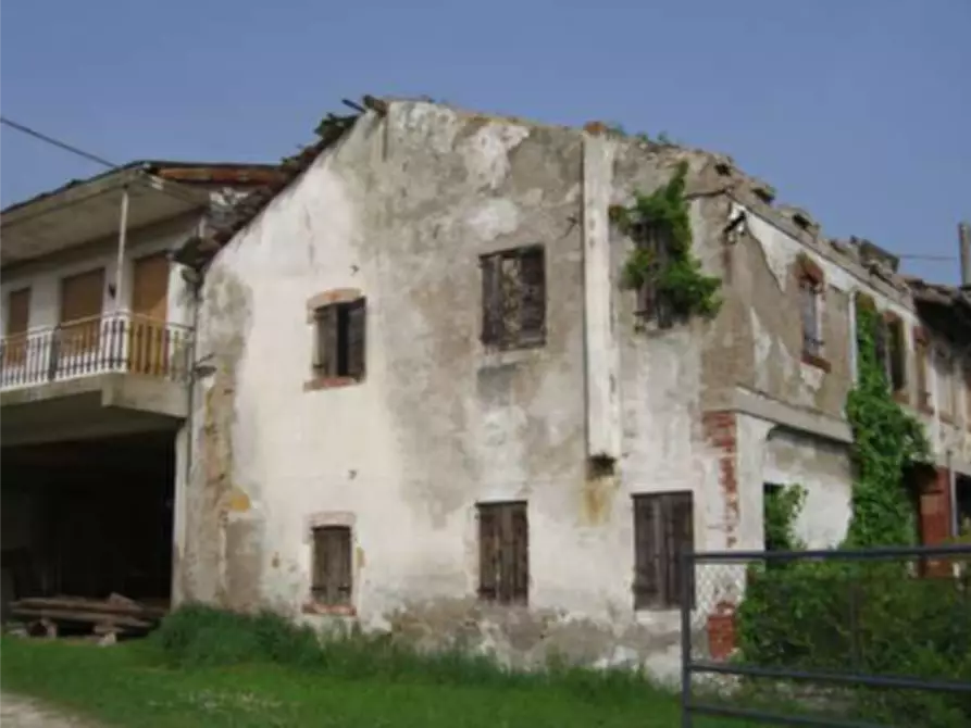 Immagine 1 di Casa indipendente in vendita  in Via Ivo Lollini a Nervesa Della Battaglia