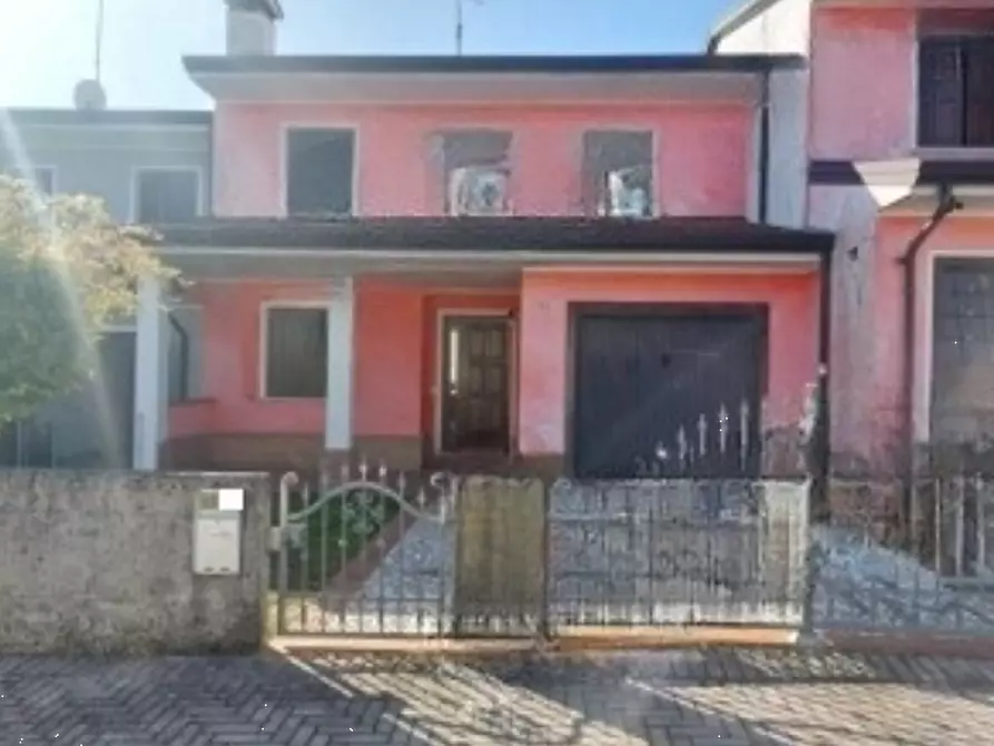 Immagine 1 di Villa in vendita  in  Via Marignana Centro a Sesto Al Reghena