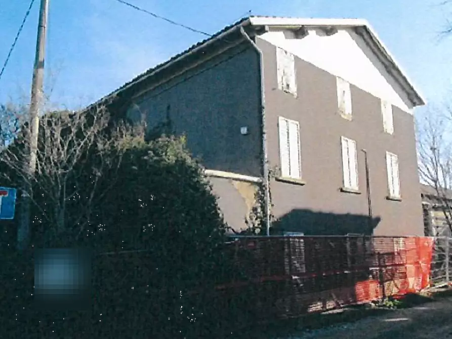 Immagine 1 di Casa indipendente in vendita  in Via Doccia a Vignola