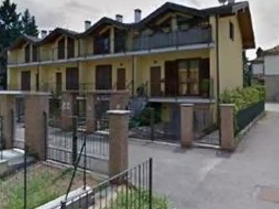 Immagine 1 di Porzione di villa in vendita  in Corso Sempione a Gallarate