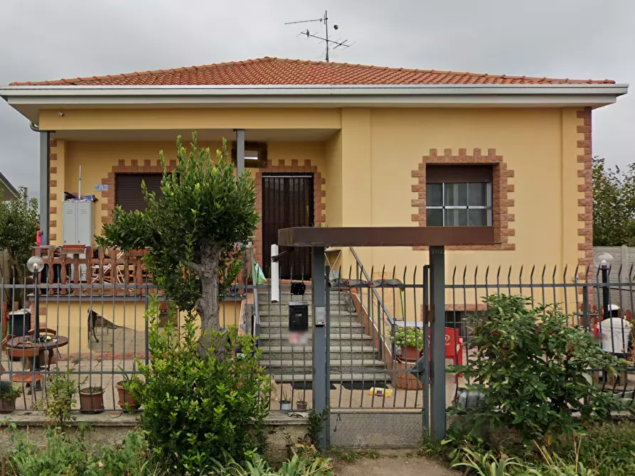 Immagine 1 di Villa in vendita  in Via Adamello a Cerro Maggiore