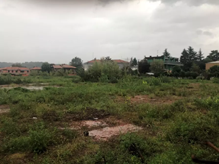 Immagine 1 di Terreno edificabile in vendita  in Via Luigi Cadorna  a Carugo