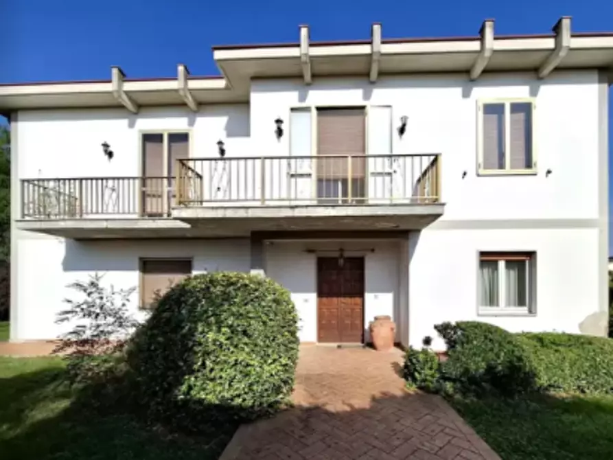 Immagine 1 di Villa in vendita  in Via cesare abba a Carpenedolo