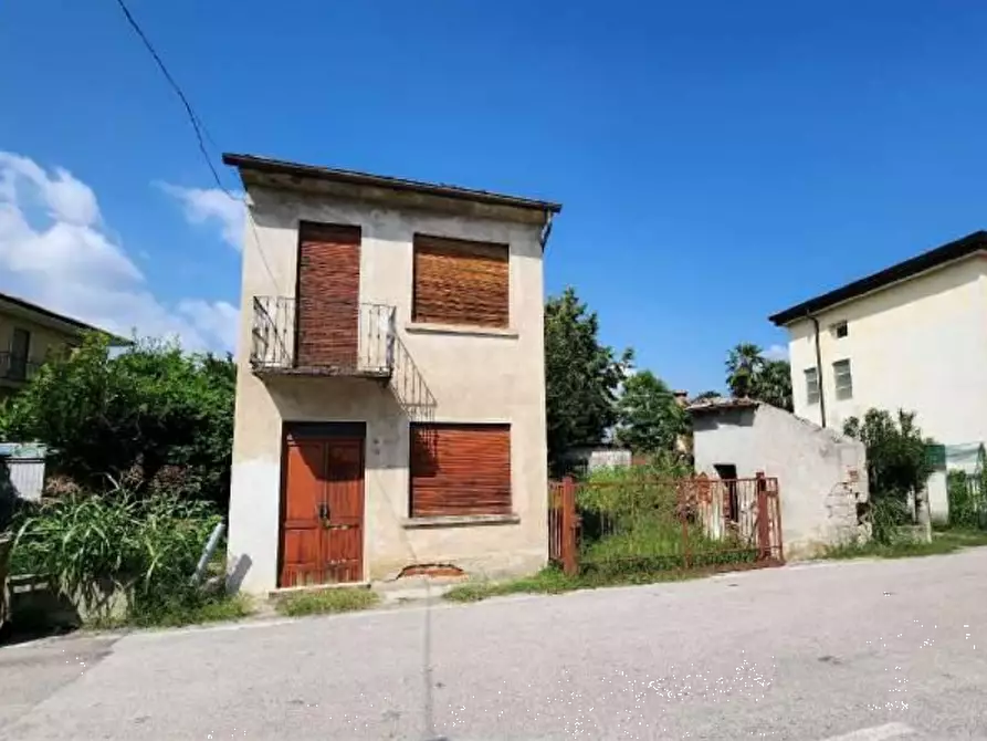 Immagine 1 di Casa indipendente in vendita  in Via Cantarana a Caldogno