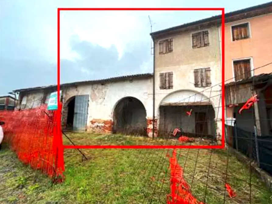 Immagine 1 di Rustico / casale in vendita  in Via Moresca a Caerano Di San Marco