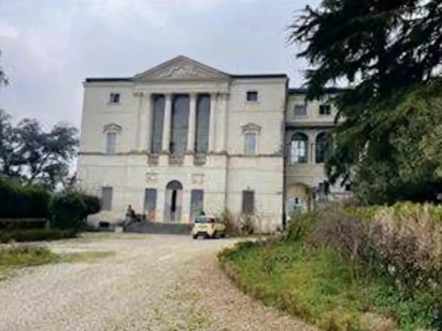 Immagine 1 di Villa in vendita  in via Roma a Arcugnano