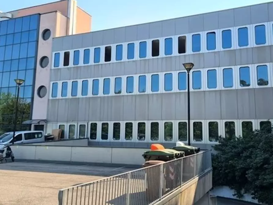 Immagine 1 di Posto auto in vendita  in Via Alberto Dominutti a Verona