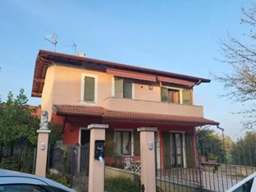 Immagine 1 di Appartamento in vendita  in via Dossi a Milzano