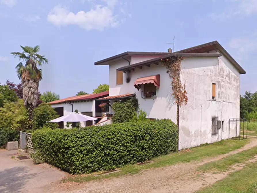 Immagine 1 di Porzione di casa in vendita  in Via Don Todesco a Rosà