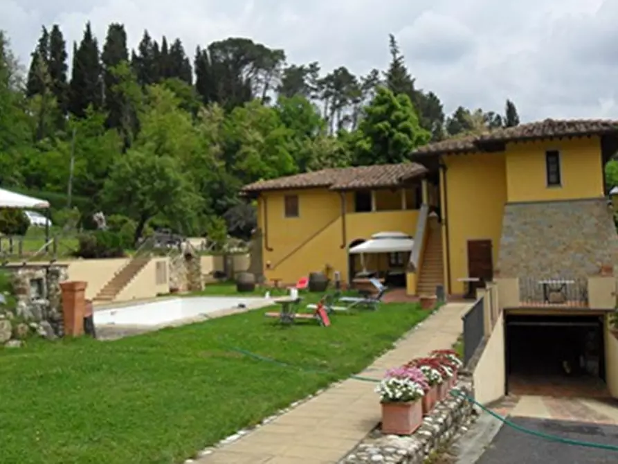 Immagine 1 di Hotel in vendita  in Via Cassia per Firenze a San Casciano In Val Di Pesa