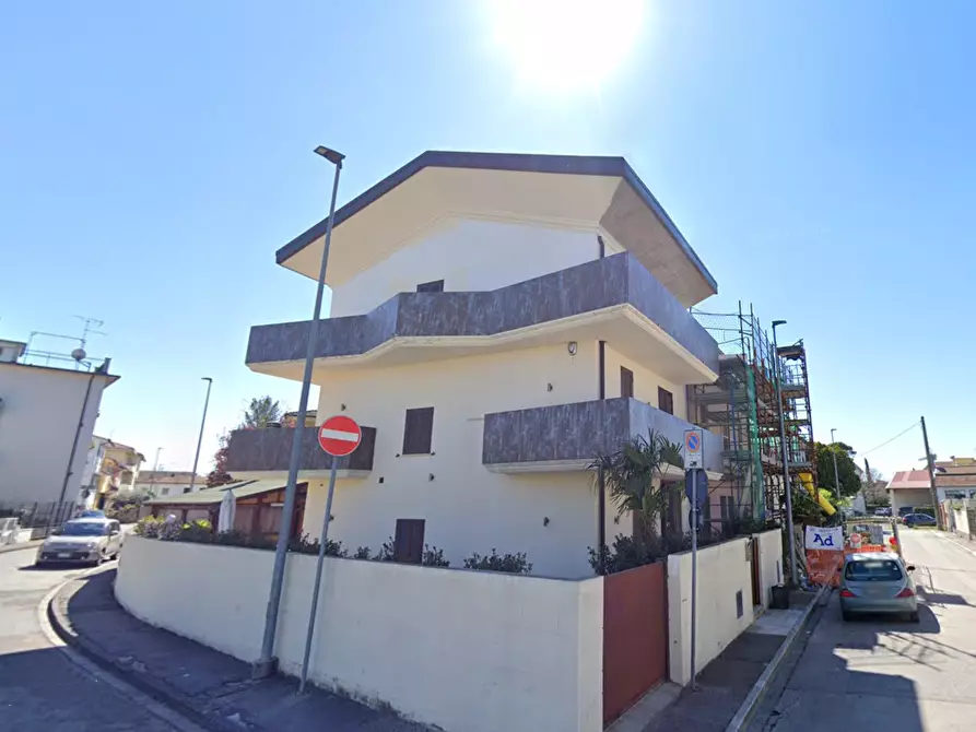 Immagine 1 di Casa indipendente in vendita  in Via Bronzino  a Empoli