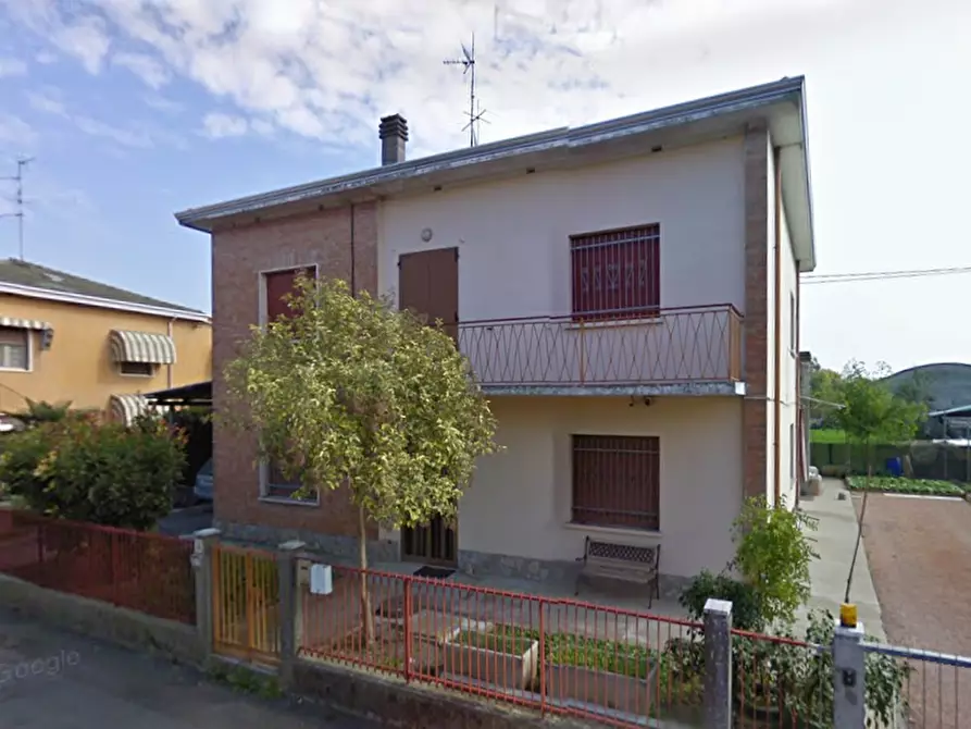 Immagine 1 di Casa indipendente in vendita  in via Silvano Paltrinieri a Mirandola