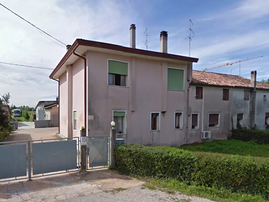 Immagine 1 di Porzione di casa in vendita  in Via Obbia Alta a Trebaseleghe