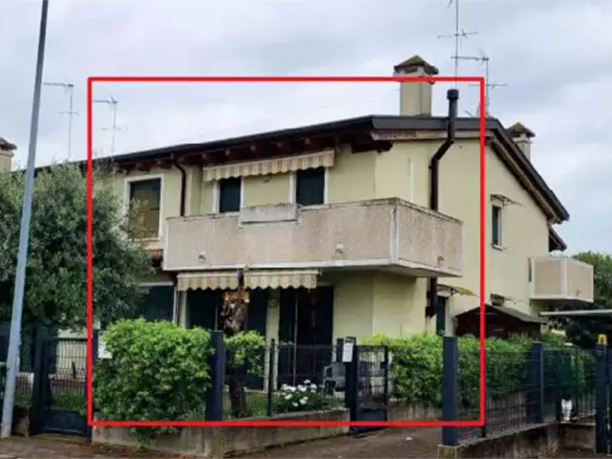 Immagine 1 di Porzione di casa in vendita  in Via Arnaldo Fusinato a Mestrino