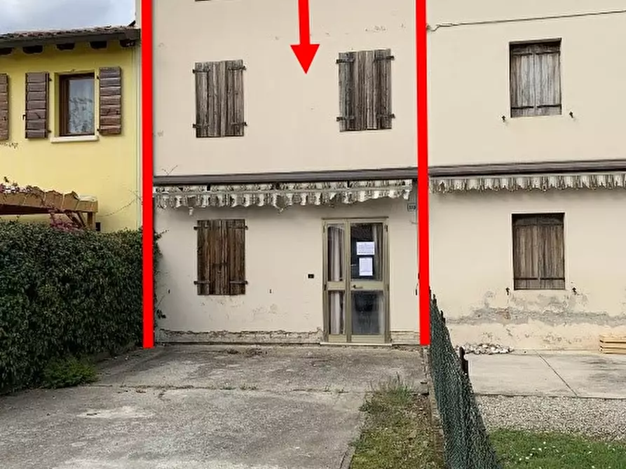 Immagine 1 di Porzione di casa in vendita  in Via Spareda a Concordia Sagittaria