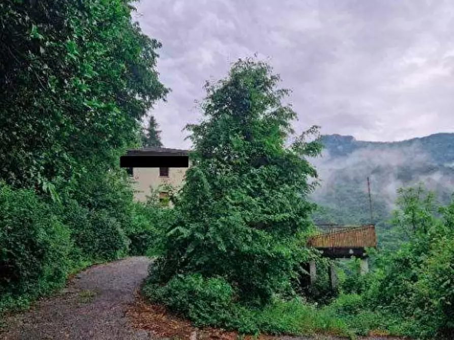 Immagine 1 di Hotel in vendita  in Via per Oneda a Valbrona