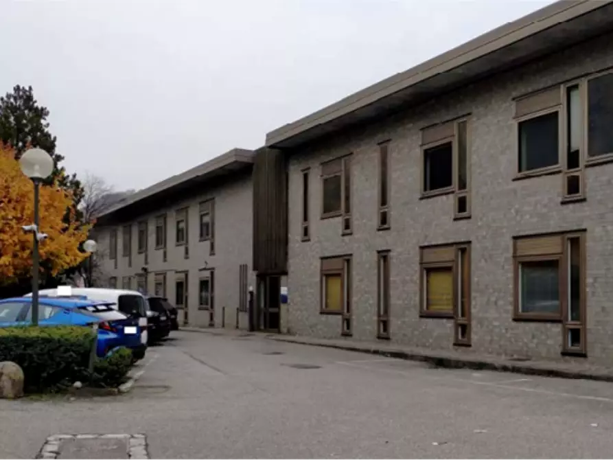 Immagine 1 di Ufficio in vendita  in Via Peschiera a Varese