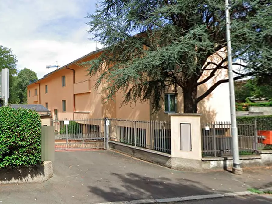 Immagine 1 di Hotel in vendita  in Via Colli di S. Erasmo a Legnano