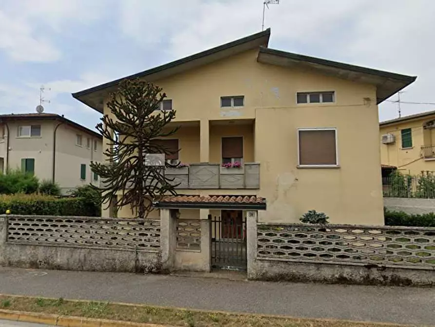 Immagine 1 di Porzione di casa in vendita  in via L. Cadorna a Quinzano D'oglio