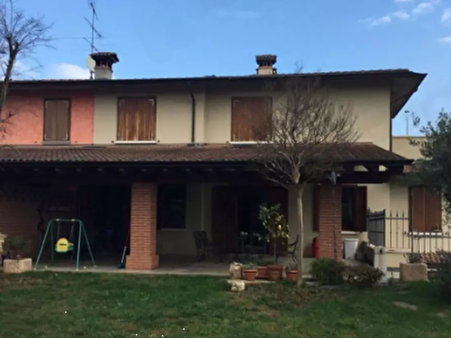 Immagine 1 di Porzione di villa in vendita  in Via dei Marmi a Nuvolera