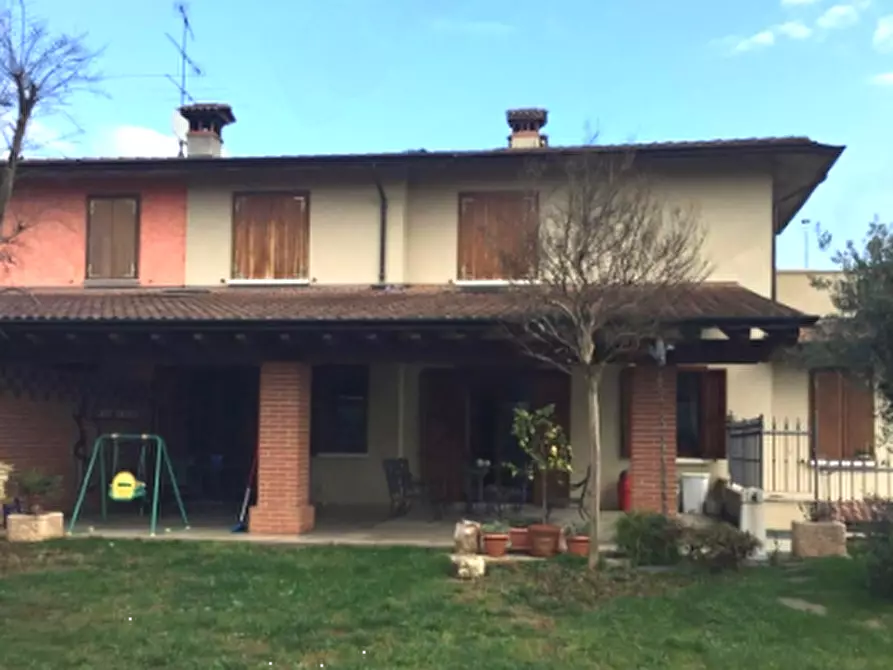 Immagine 1 di Porzione di villa in vendita  in Via dei Marmi a Nuvolera