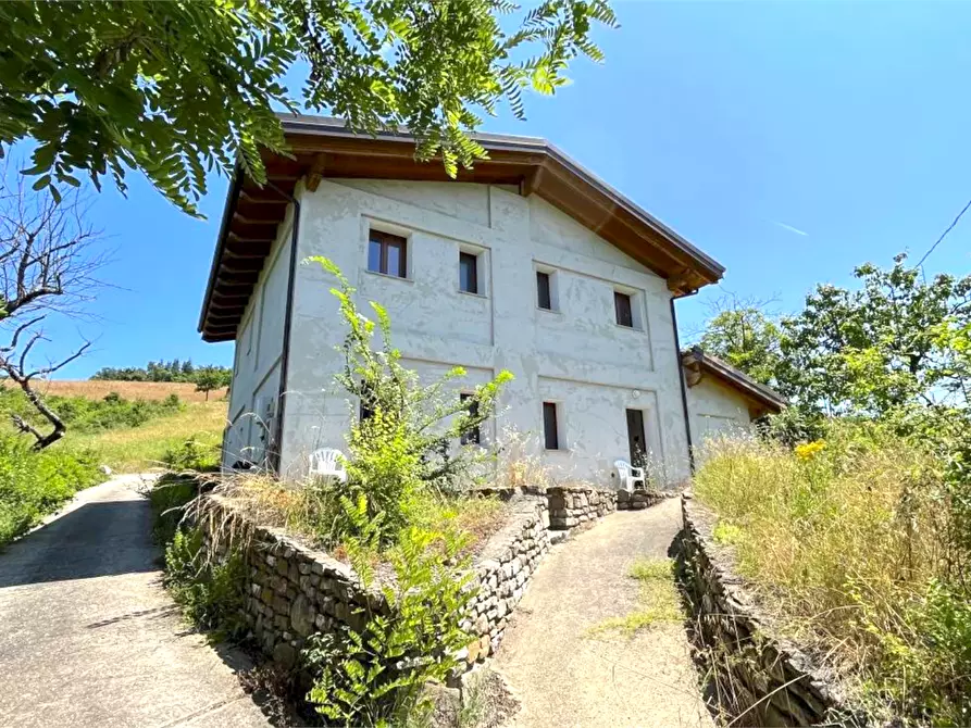 Immagine 1 di Casa indipendente in vendita  in Via Rivella a Castel D'aiano