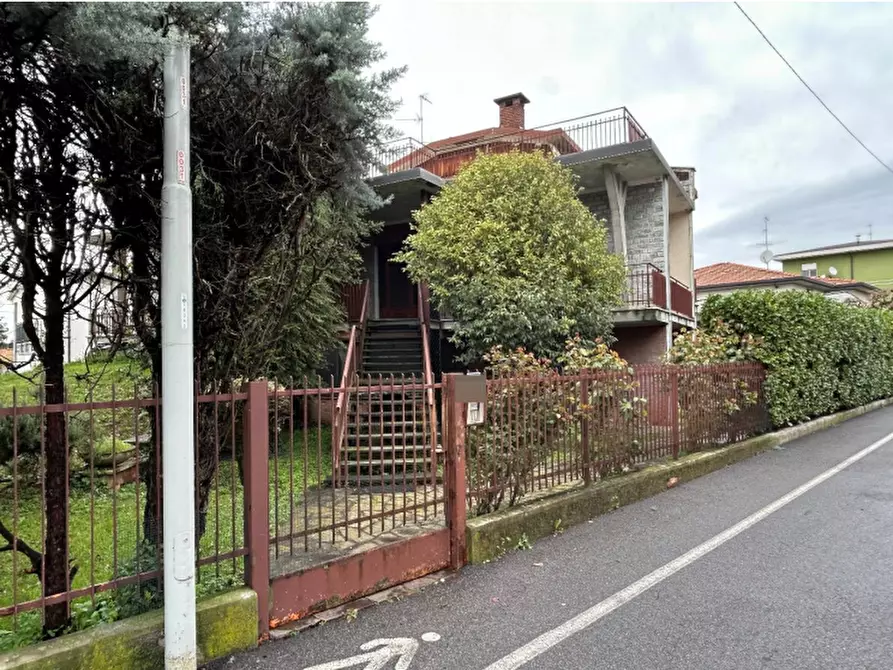 Immagine 1 di Casa indipendente in vendita  in Via Alessandro Manzoni a Verdellino