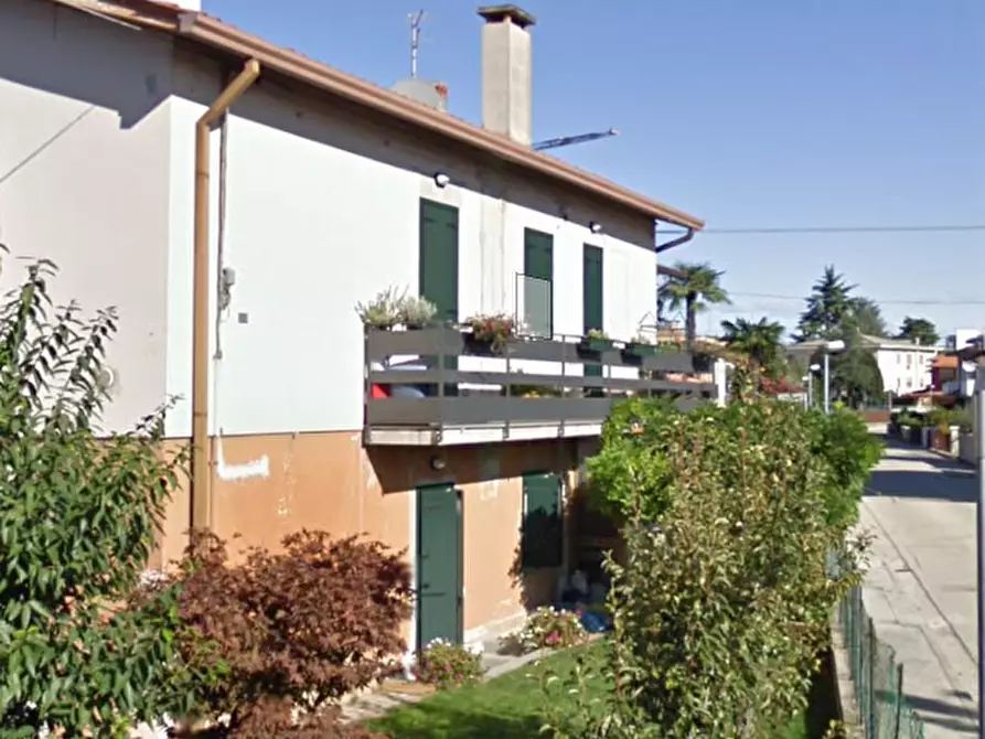 Immagine 1 di Villa in vendita  in Via Mario Pellegrini  a Camisano Vicentino