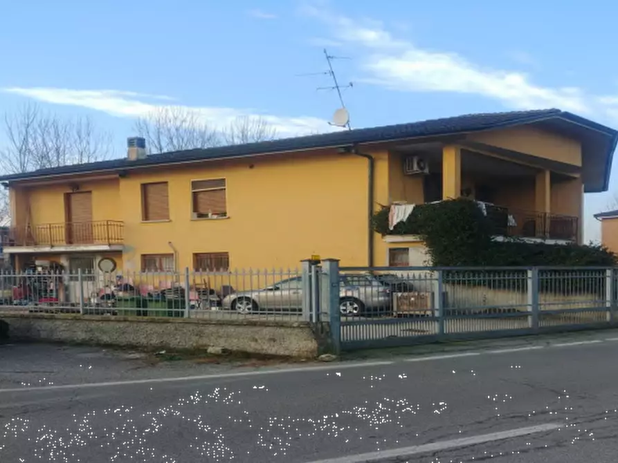 Immagine 1 di Casa indipendente in vendita  in Via Vacchelli a Spino D'adda