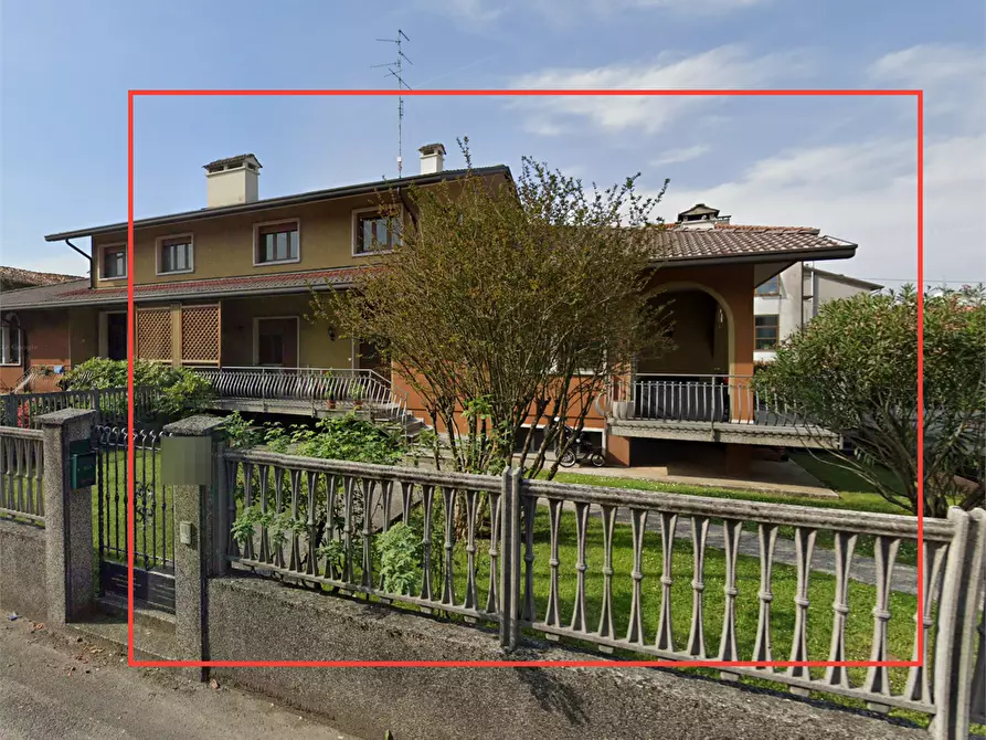 Immagine 1 di Villa in vendita  in Via Giuseppe Mazzini a Aviano