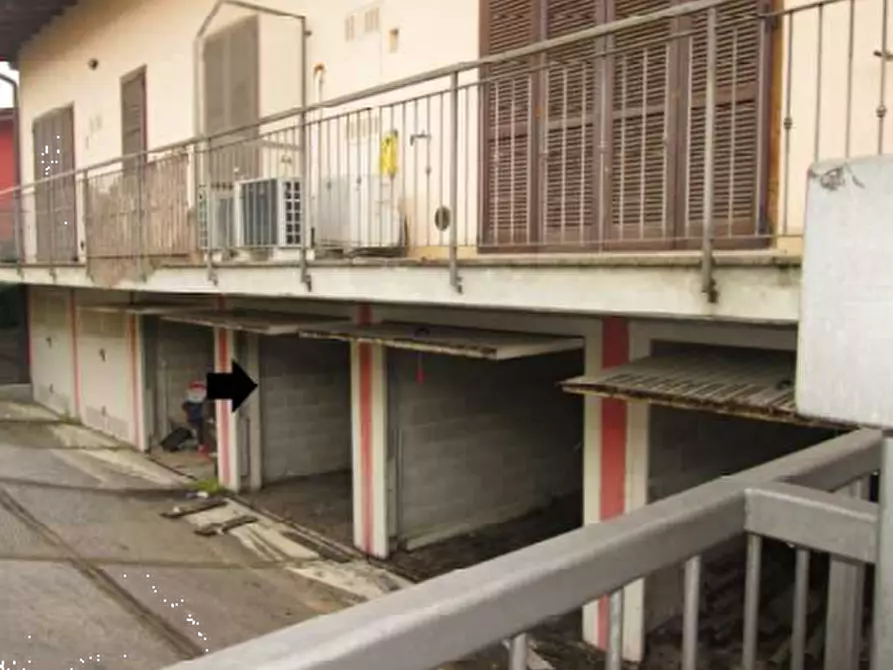 Immagine 1 di Garage in vendita  in Via I Maggio  a Cervignano D'adda