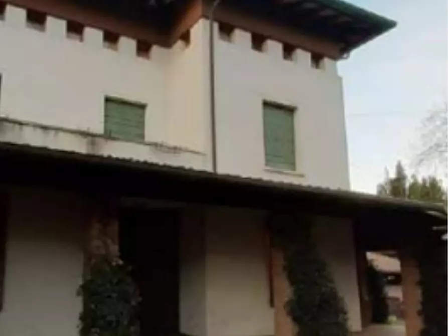 Immagine 1 di Villa in vendita  in Via Piave a Fiume Veneto