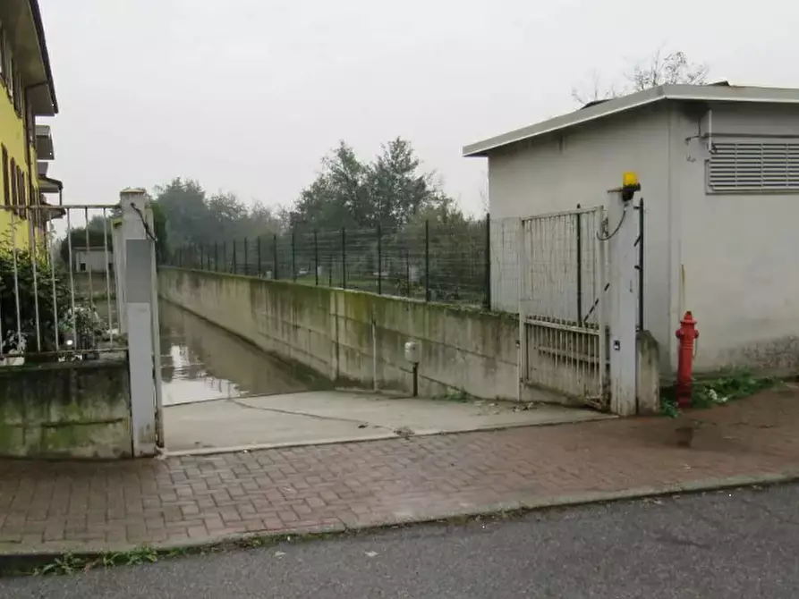 Immagine 1 di Posto auto in vendita  in Via Arturo Toscanini a Ceranova