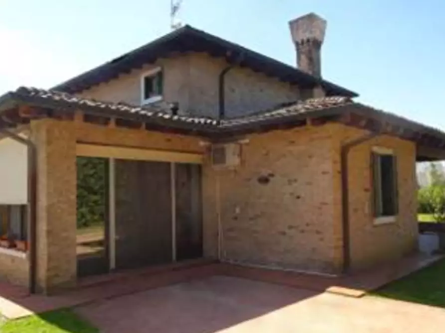Immagine 1 di Casa indipendente in vendita  in Via Villacucco a Caneva