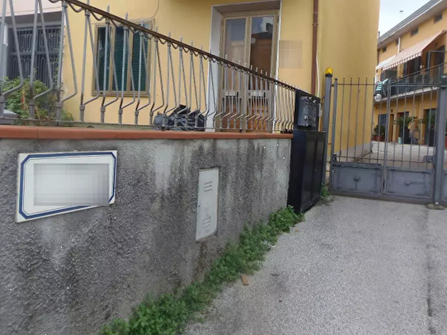 Immagine 3 di Casa indipendente in vendita  in Via Adige a Prato