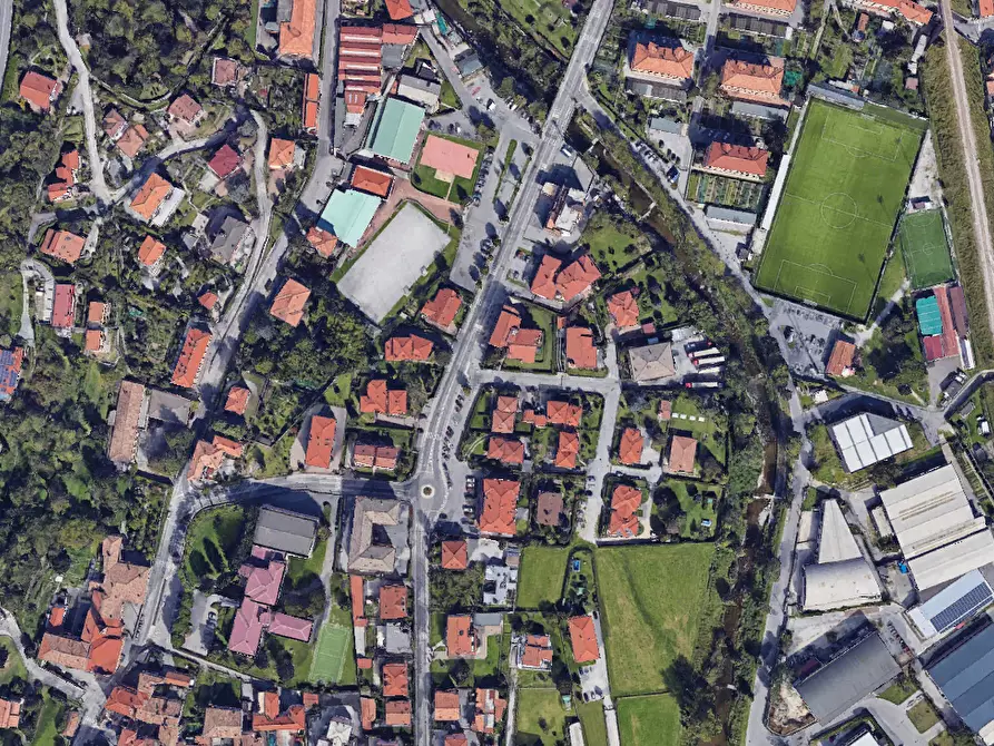Immagine 1 di Garage in vendita  in Via Alessandro Volta a Ponte Lambro