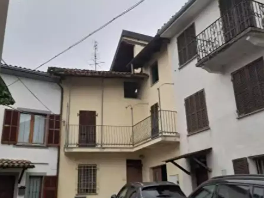 Immagine 3 di Porzione di casa in vendita  in Via Roma a Alice Bel Colle