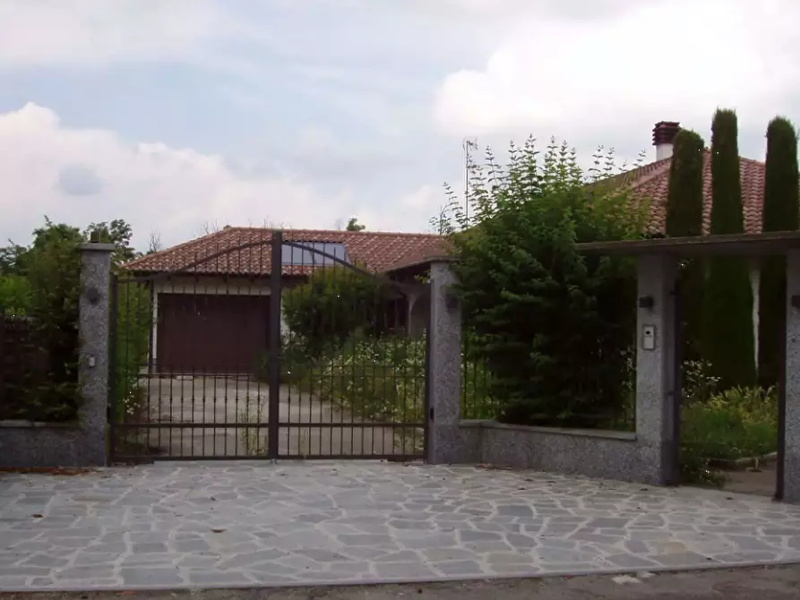 Immagine 10 di Villetta a schiera in vendita  in Via Mugarone a Bassignana