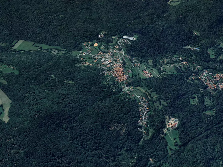 Immagine 9 di Porzione di casa in vendita  in via Guglielmo Marconi  a Bedero Valcuvia
