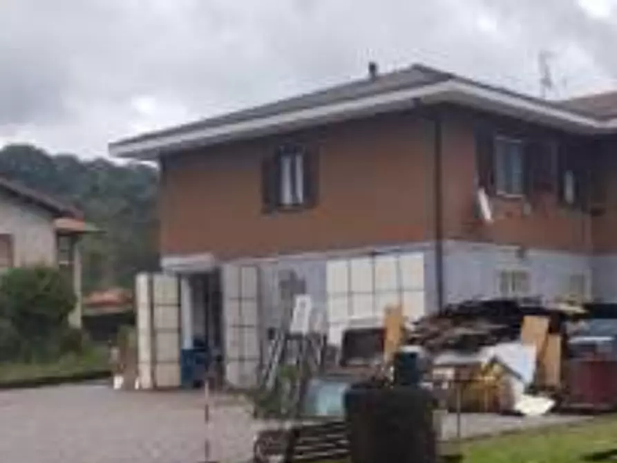 Immagine 9 di Villa in vendita  in Viale Monte Rosa a Brinzio