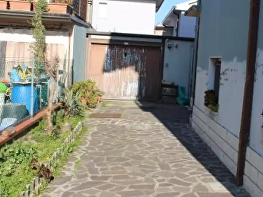 Immagine 6 di Appartamento in vendita  in Via Lendinara a Cesena