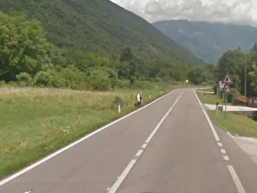 Immagine 9 di Capannone industriale in vendita  in Via Guglielmo Marconi a Revine Lago