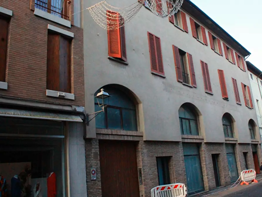 Immagine 1 di Magazzino in vendita  in Via delle Torri a Forli'
