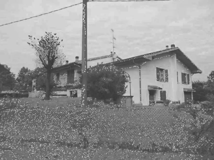 casa indipendente in vendita a Cento