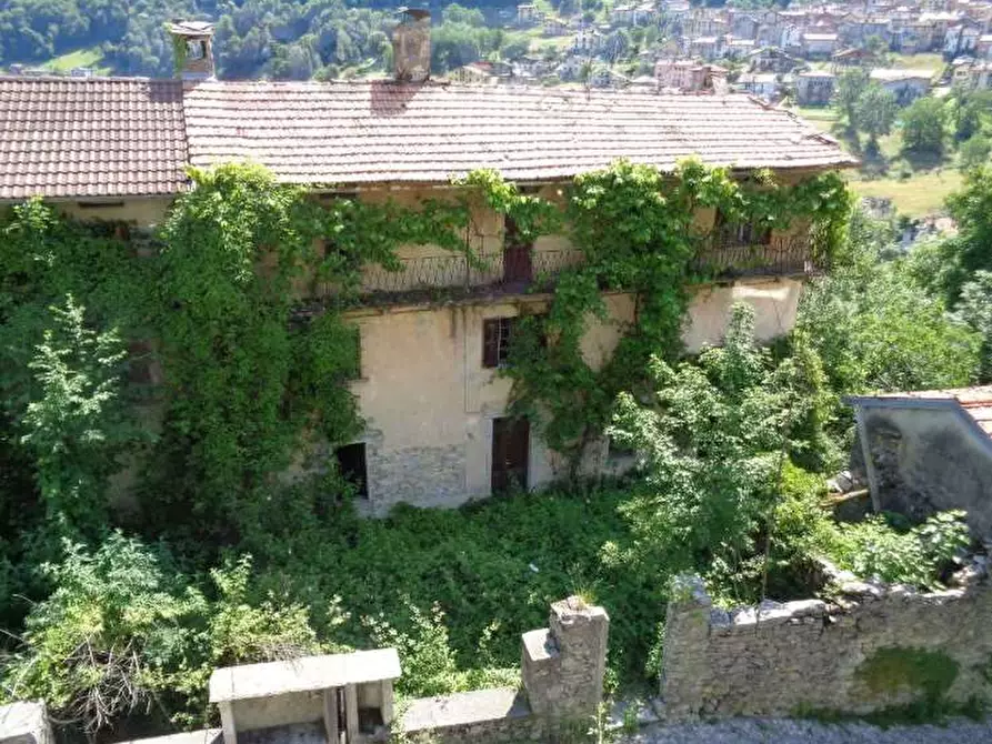 casa indipendente in vendita a Schignano in zona Auvrascio