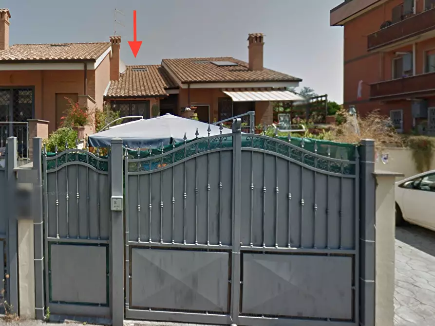 Immagine 1 di Appartamento in vendita  in Via Caiolo a Roma