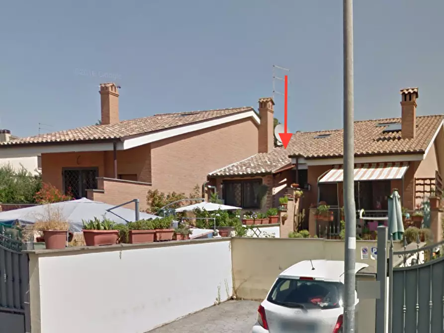 Immagine 2 di Appartamento in vendita  in Via Caiolo a Roma