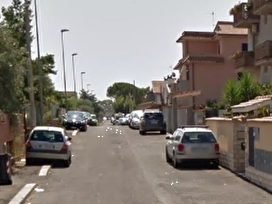 Immagine 14 di Appartamento in vendita  in Via Caiolo a Roma