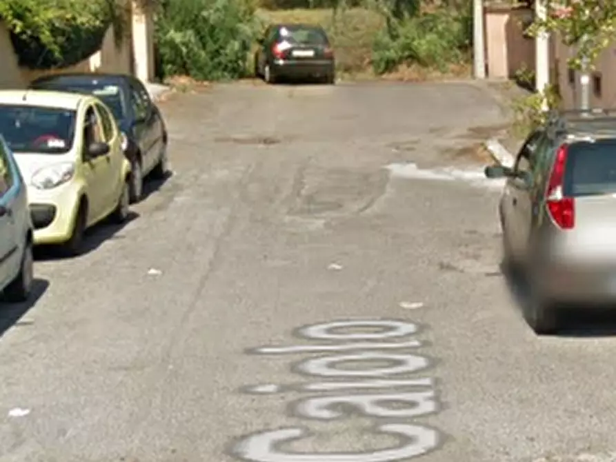 Immagine 15 di Appartamento in vendita  in Via Caiolo a Roma