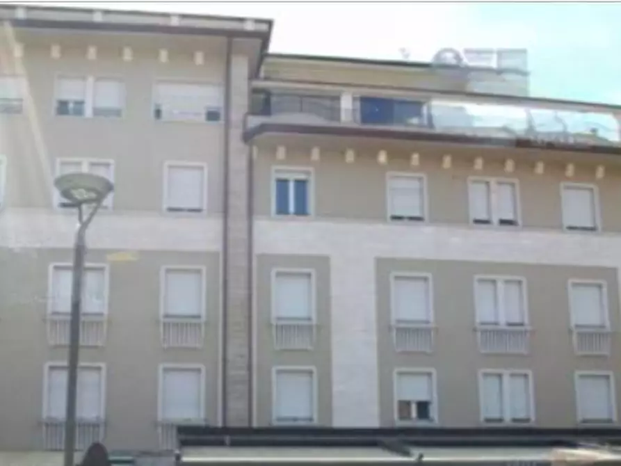 Immagine 2 di Appartamento in vendita  in Piazza del Popolo a Montecatini Terme